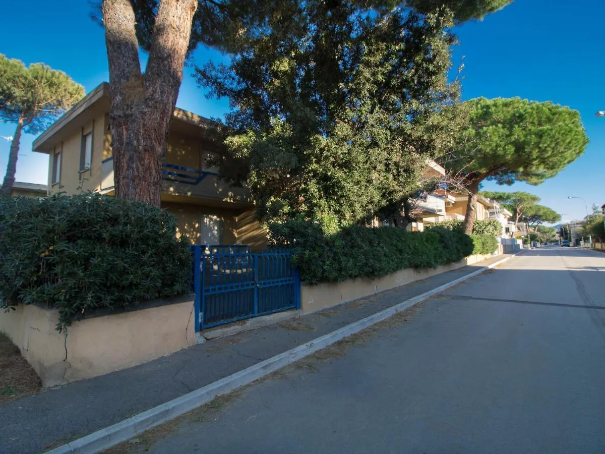 Locazione Turistica Pratoranieri Mare-1 Apartment Casa Sant'Eugenia